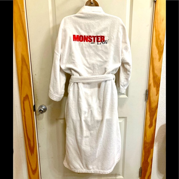 Movie memorabilia! Robe from set Monster-In-Law starring JLo/Jane Fonda - Picture 3 of 14